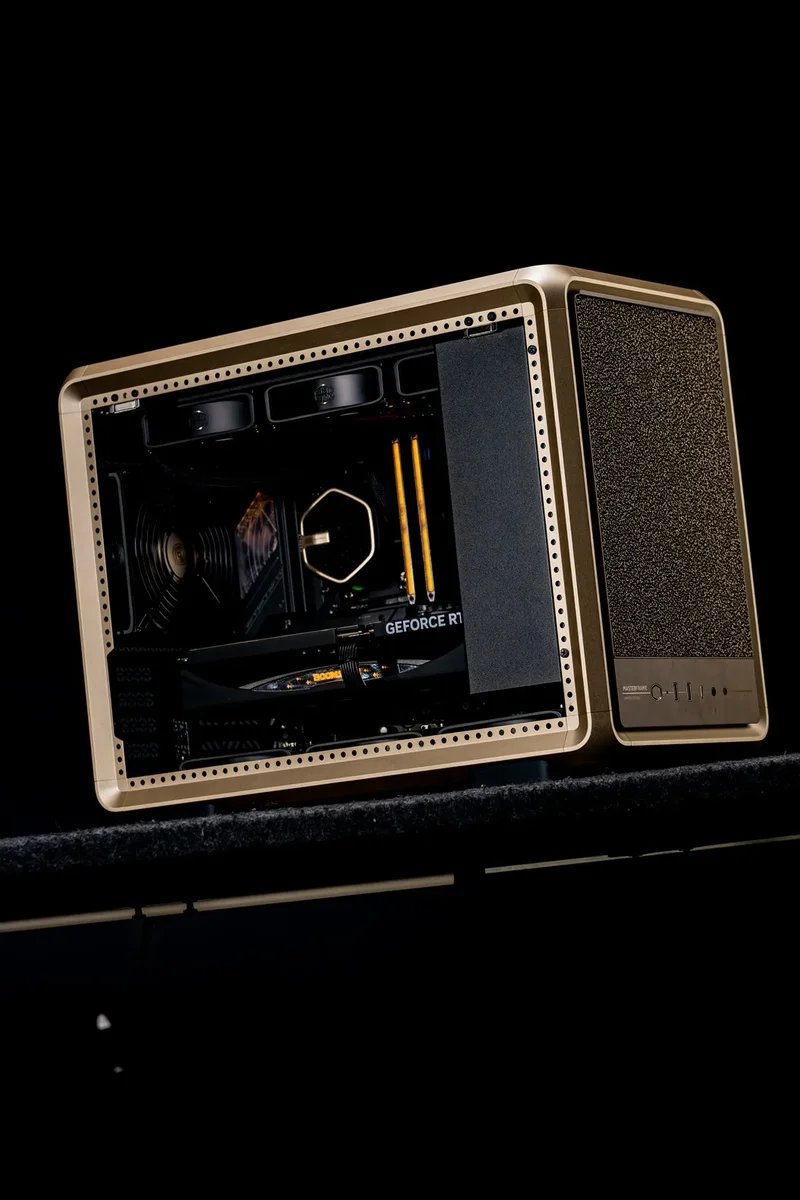 Cooler Master svela le edizioni Gold per MasterFrame 400 e Atmos II Pro
