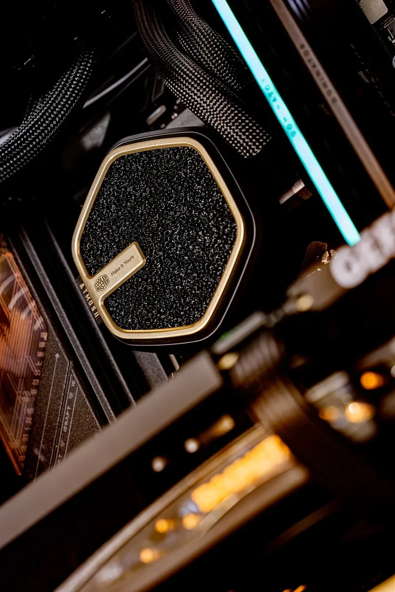 Cooler Master svela le edizioni Gold per MasterFrame 400 e Atmos II Pro
