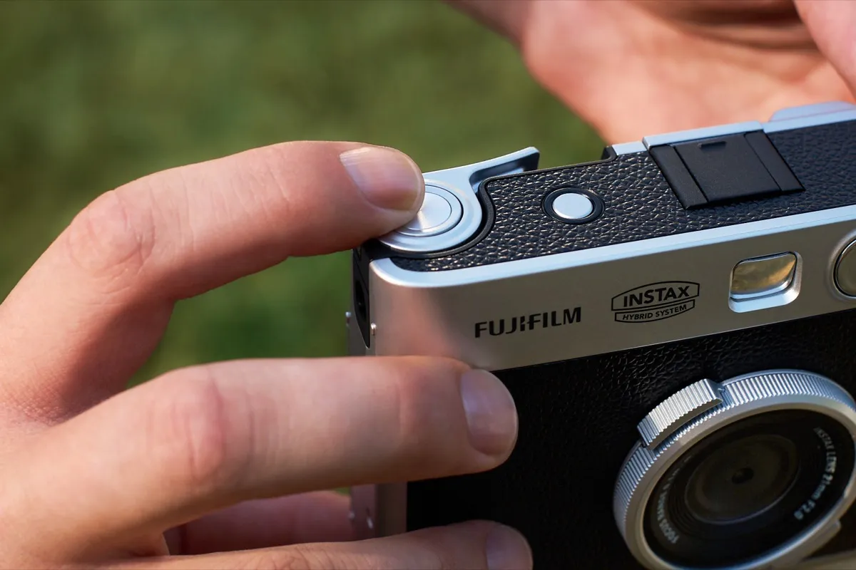 Fujifilm instax mini Evo 2: nuova fotocamera ibrida istantanea