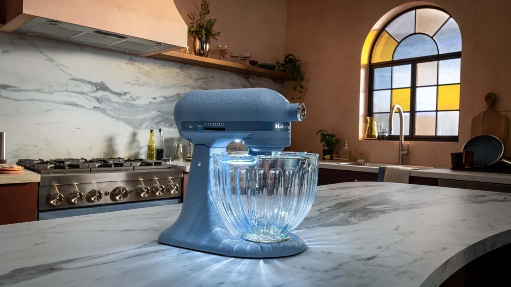 KitchenAid Luminaire 2026: nuova planetaria tra luce e vetro