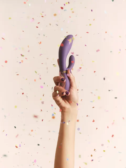 Recensione LELO INA™ Thrust: il vibratore che ascolta le esigenze femminili