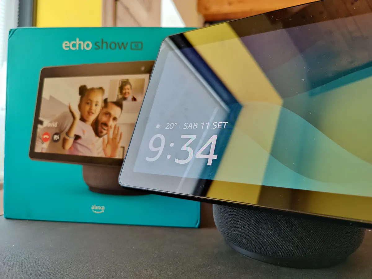 Recensione Recensione Amazon Echo Show 10 (3ª Gen): L'Assistente che Ti Segue