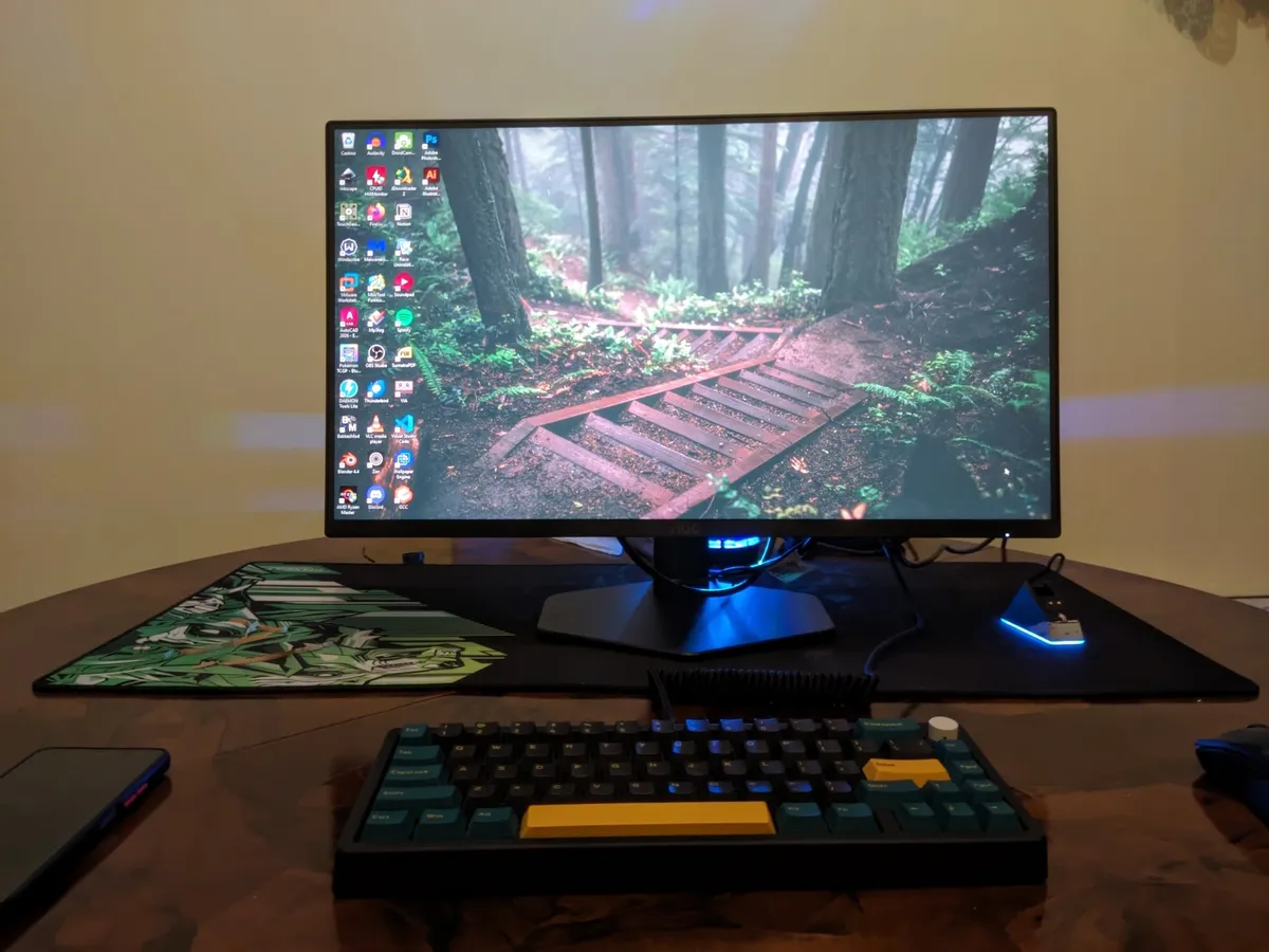 Recensione Recensione AOC 25G4SXU: monitor da gaming Fast IPS a 310 Hz