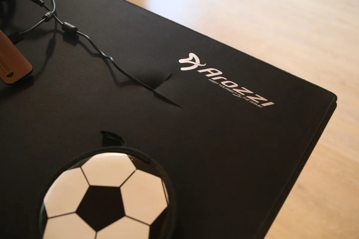 Recensione Arozzi Arena, la recensione: una scrivania da sogno non solo per i gamers