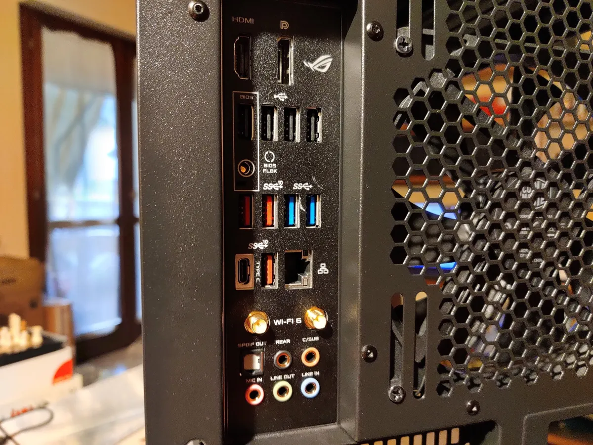 Recensione Asus ROG Strix Z490-E Gaming: la mobo premium per gamers