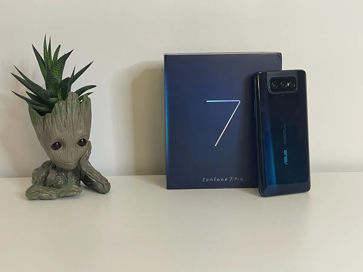 Recensione Recensione Asus Zenfone 7 Pro: il top di gamma più equilibrato