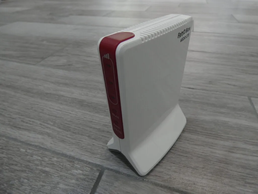 Recensione Recensione AVM Fritz!Box 6820 LTE: il router 4G compatto