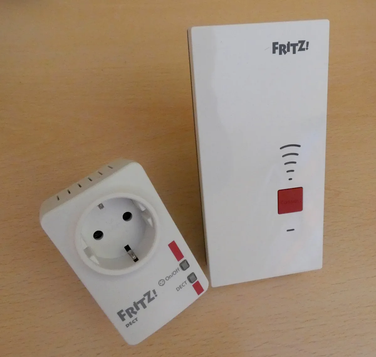 Recensione Recensione AVM FRITZ!Repeater 2400 e FRITZ!DECT 200: Rete e Smart Home Top