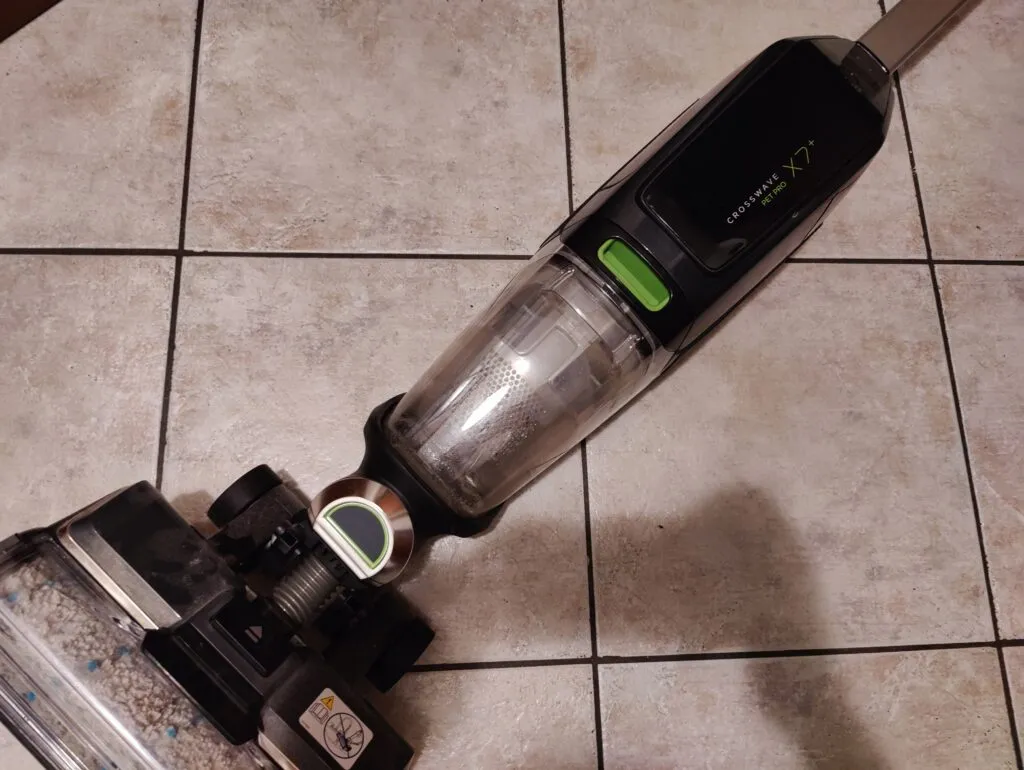 Recensione Recensione Bissell CrossWave X7 Plus: il lavapavimenti per chi ha animali