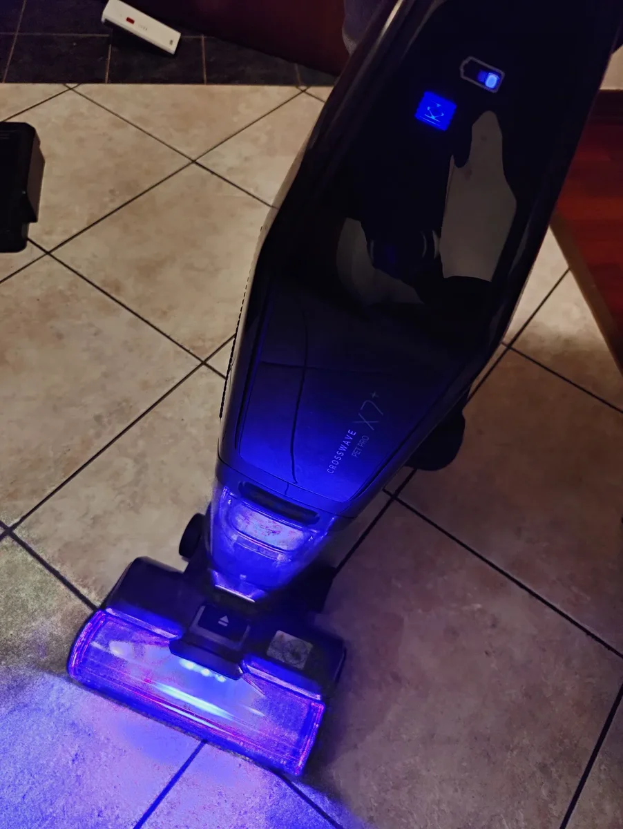 Recensione Recensione Bissell CrossWave X7 Plus: il lavapavimenti per chi ha animali