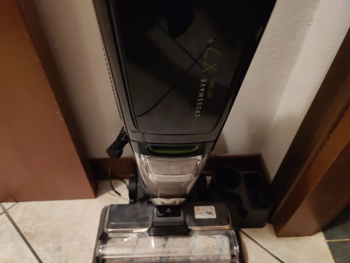 Recensione Recensione Bissell CrossWave X7 Plus: il lavapavimenti per chi ha animali
