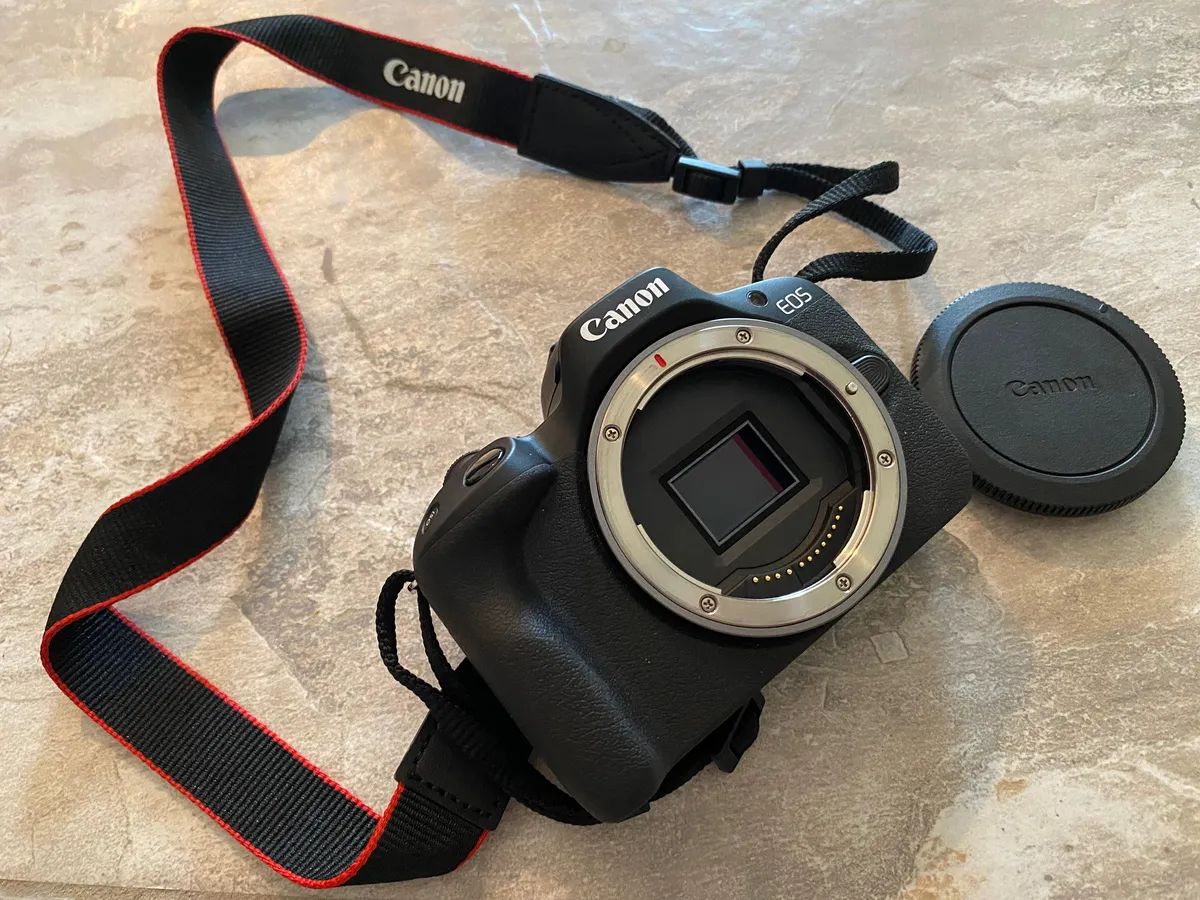 Canon EOS R50 recensione: l’entry-level che sorprende