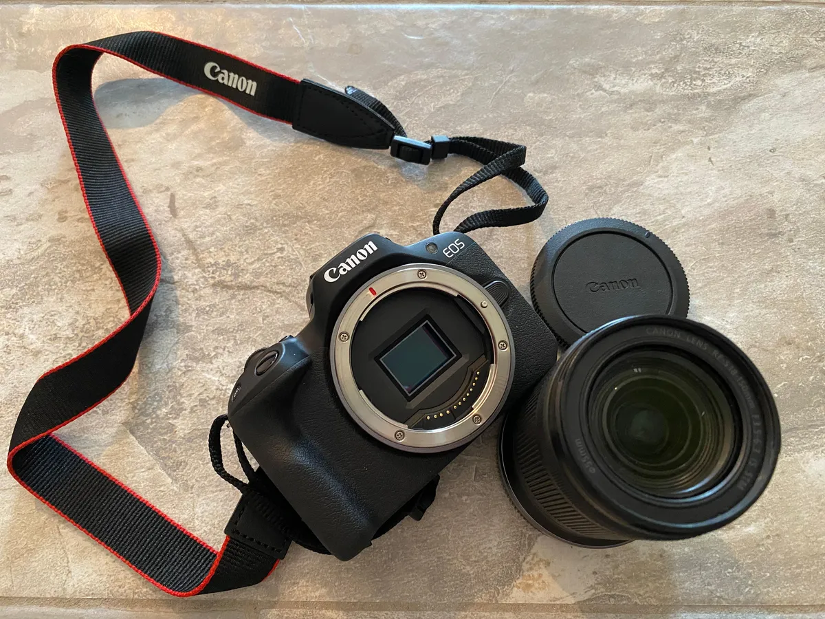 Recensione Canon EOS R50 recensione: l’entry-level che sorprende