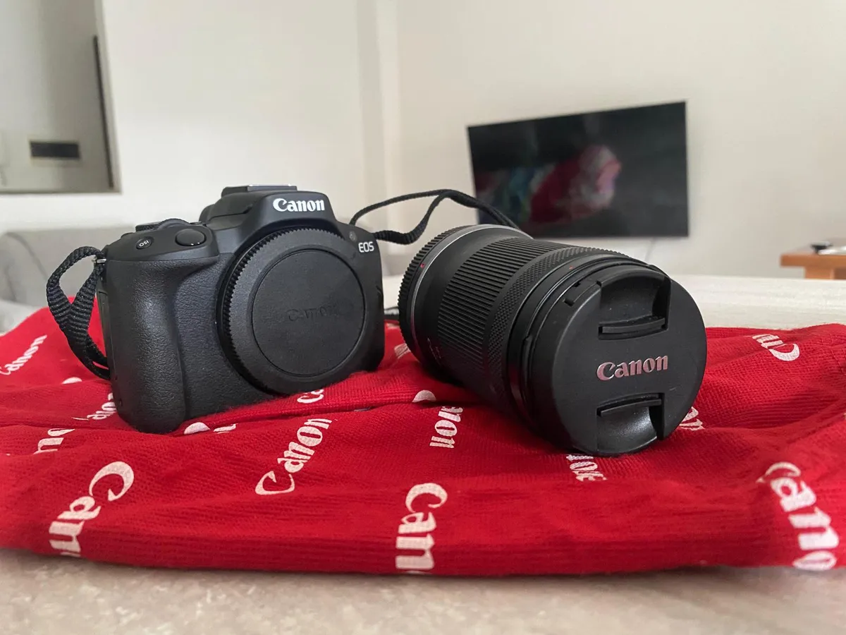 Recensione Canon EOS R50 recensione: l’entry-level che sorprende