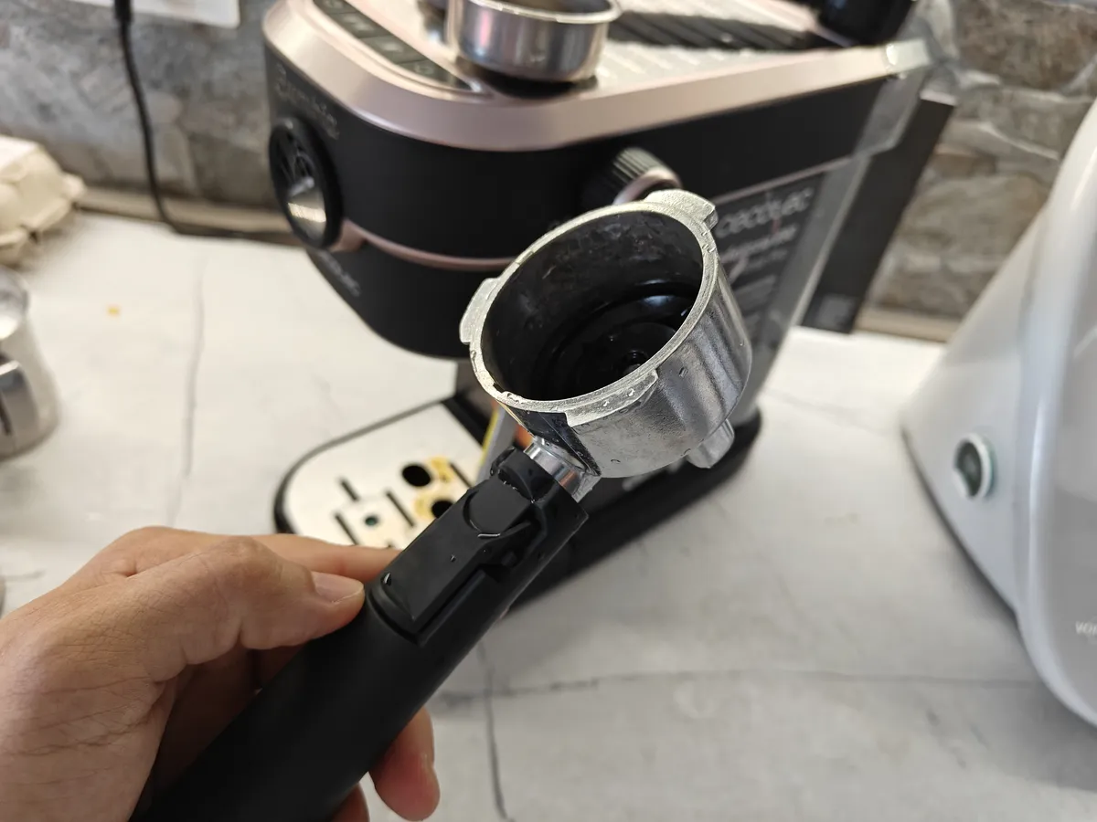 Recensione Cecotec Cafelizzia 890 Rose Pro: l'espresso perfetto a casa