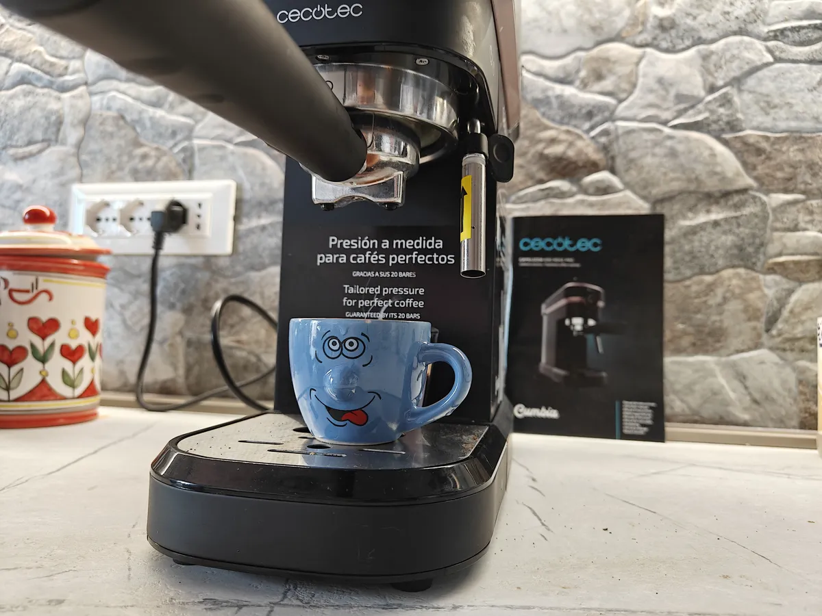 Recensione Cecotec Cafelizzia 890 Rose Pro: l'espresso perfetto a casa