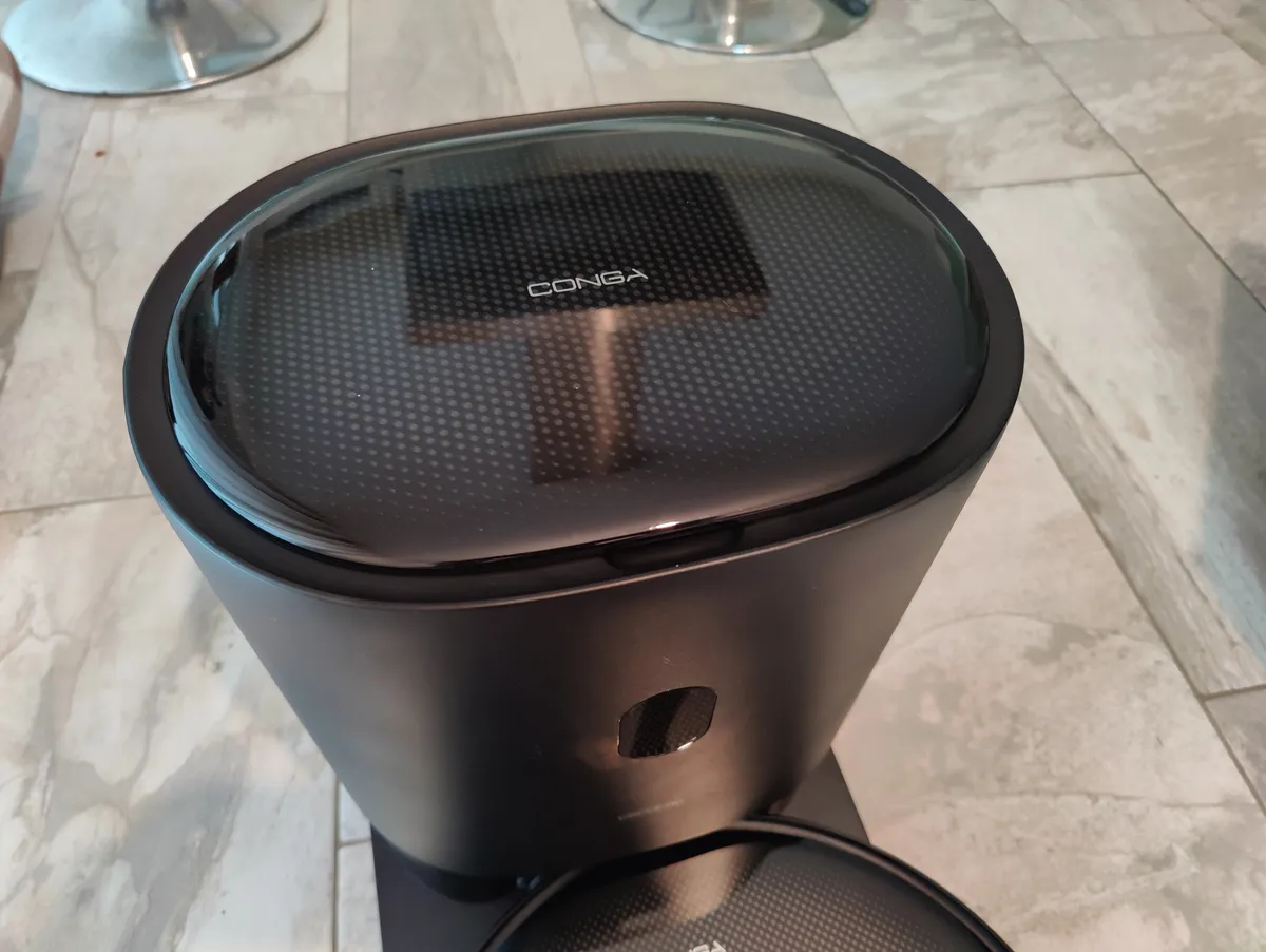 Recensione Cecotec Conga 12090: il robot aspirapolvere con base autosvuotante e prestazioni elevate