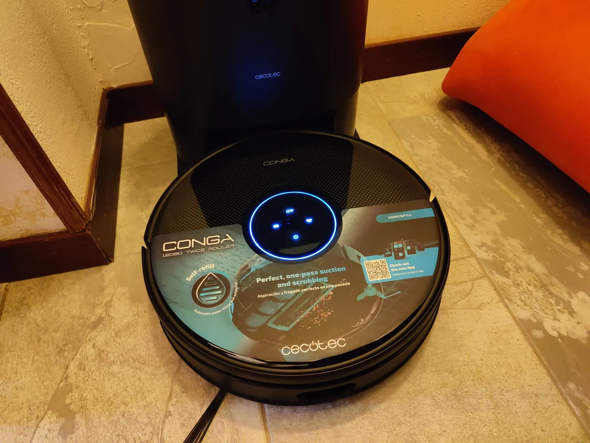 Recensione Cecotec Conga 12090: il robot aspirapolvere con base autosvuotante e prestazioni elevate