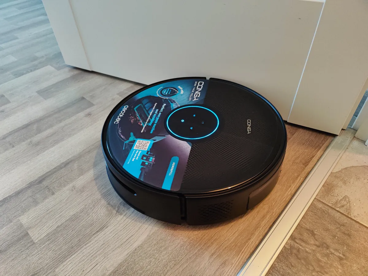 Recensione Cecotec Conga 12090: il robot aspirapolvere con base autosvuotante e prestazioni elevate