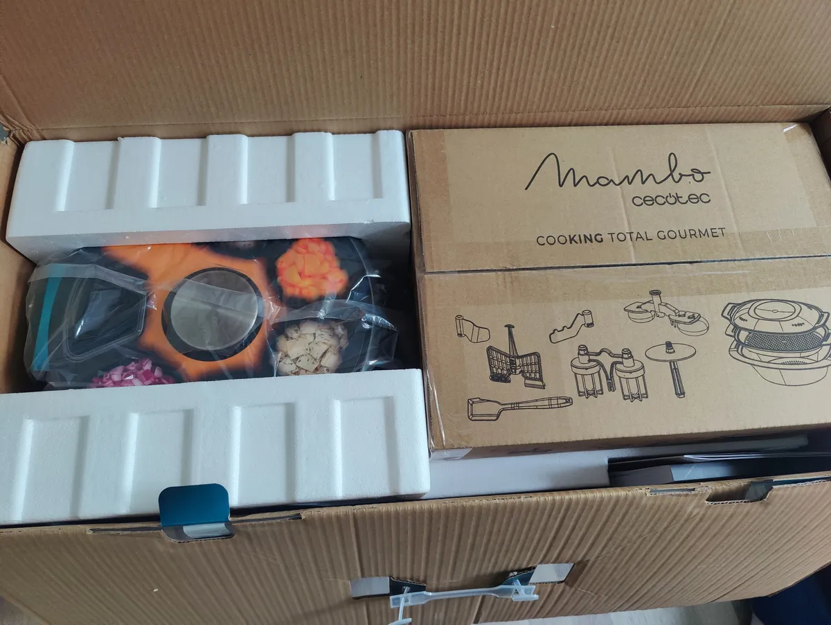 Recensione Cecotec Mambo Cooking Total Gourmet: il robot da cucina con dispenser automatico