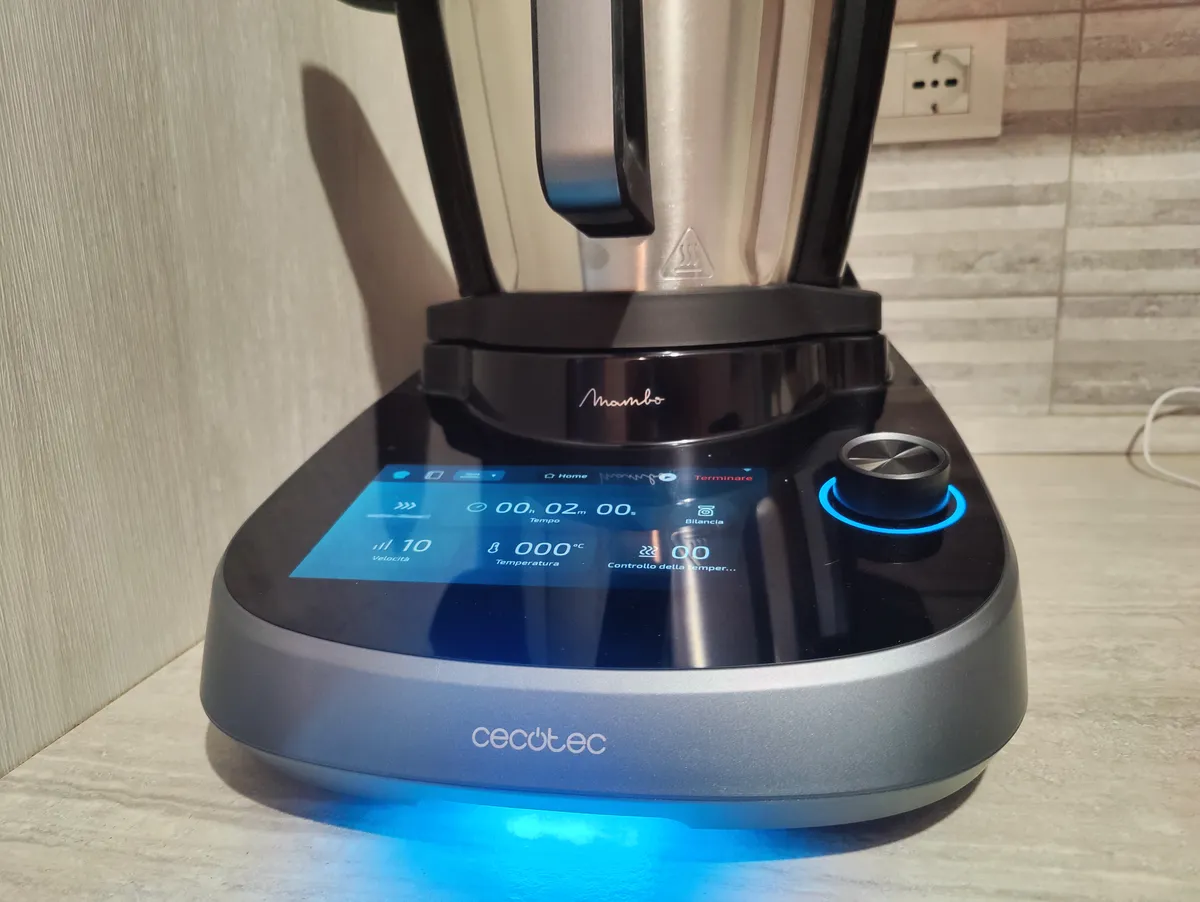 Recensione Cecotec Mambo Cooking Total Gourmet: il robot da cucina con dispenser automatico