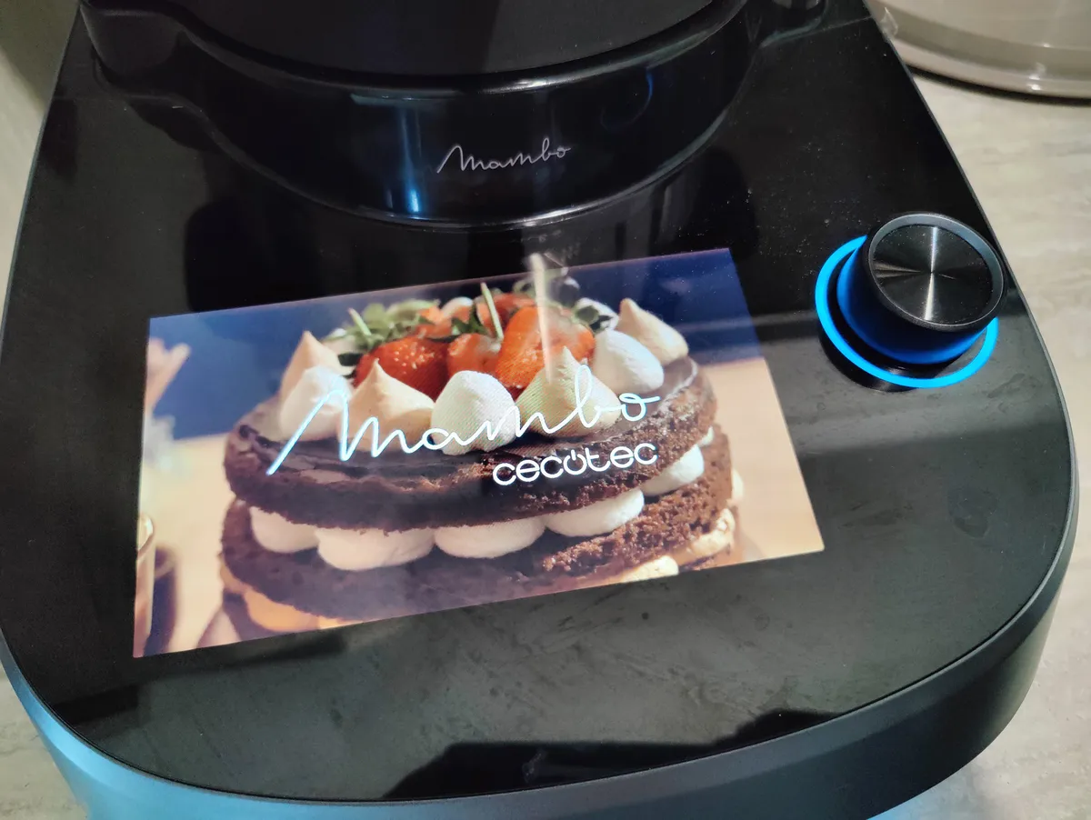 Recensione Cecotec Mambo Cooking Total Gourmet: il robot da cucina con dispenser automatico