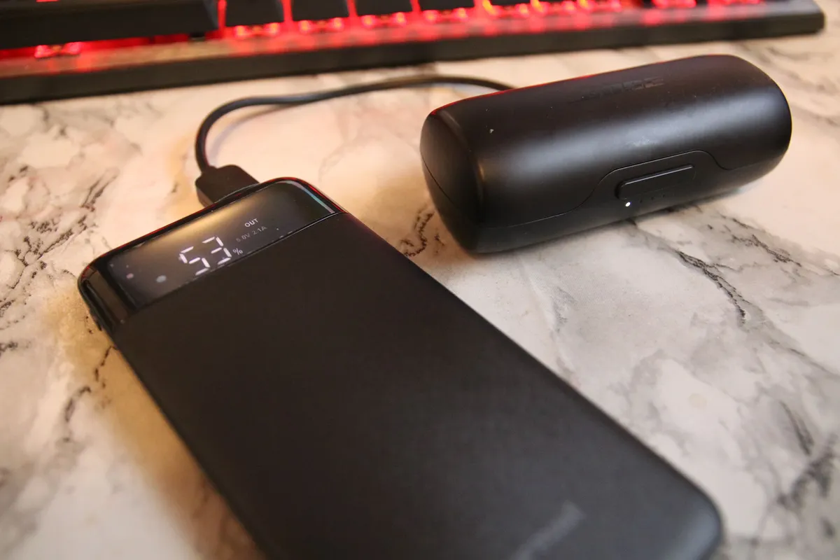 Recensione Charmast Power Bank 10400mAh: Performance e Design all’avanguardia