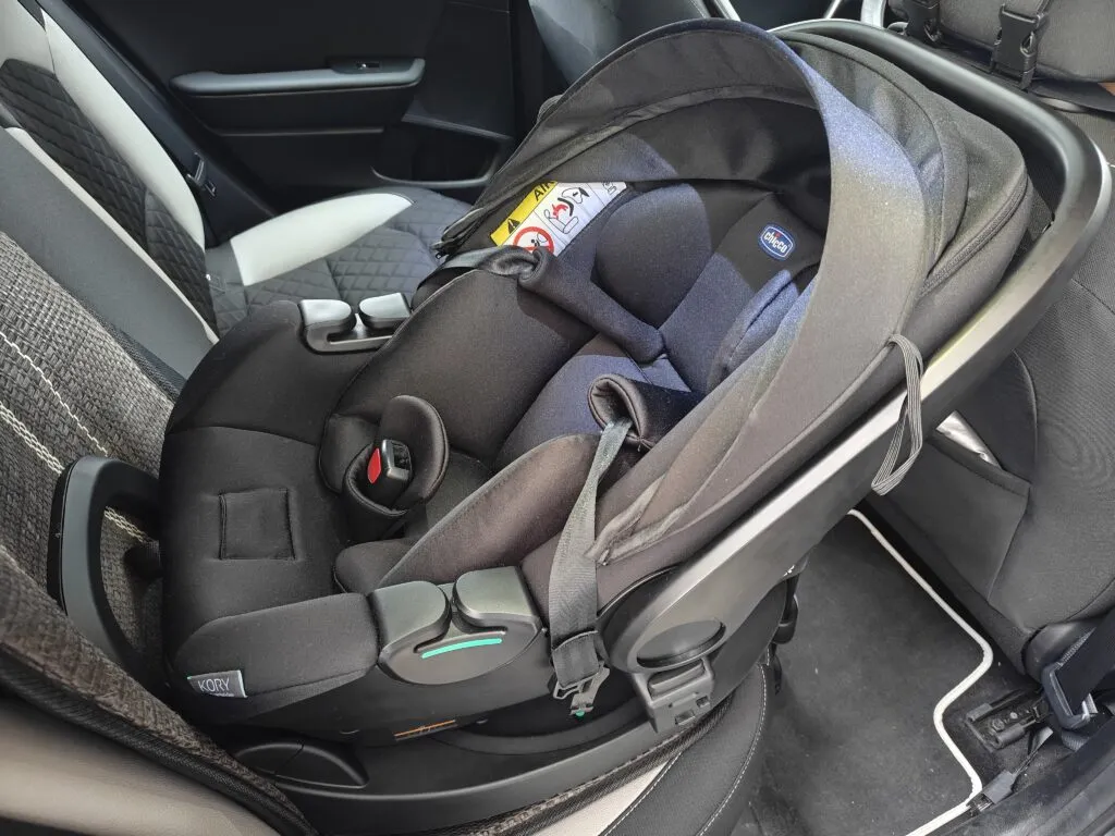 Recensione Recensione Chicco Full 360 i-Size: sicurezza e praticità in auto