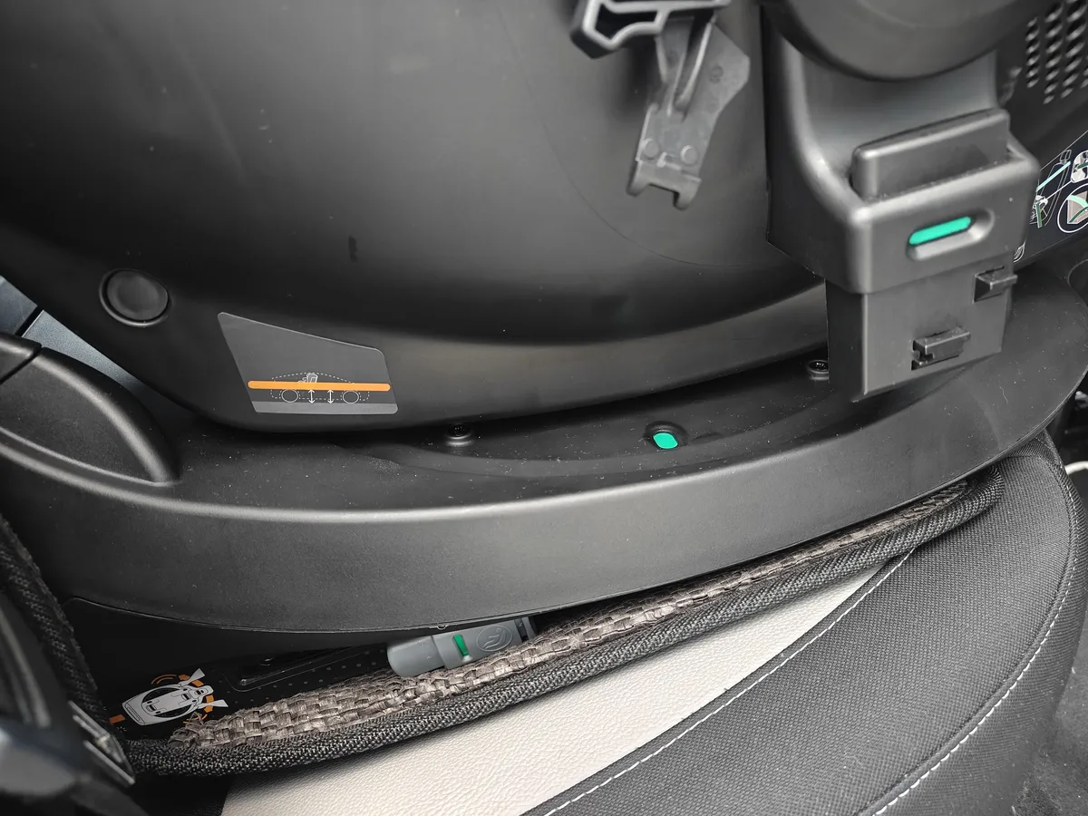 Recensione Recensione Chicco Full 360 i-Size: sicurezza e praticità in auto