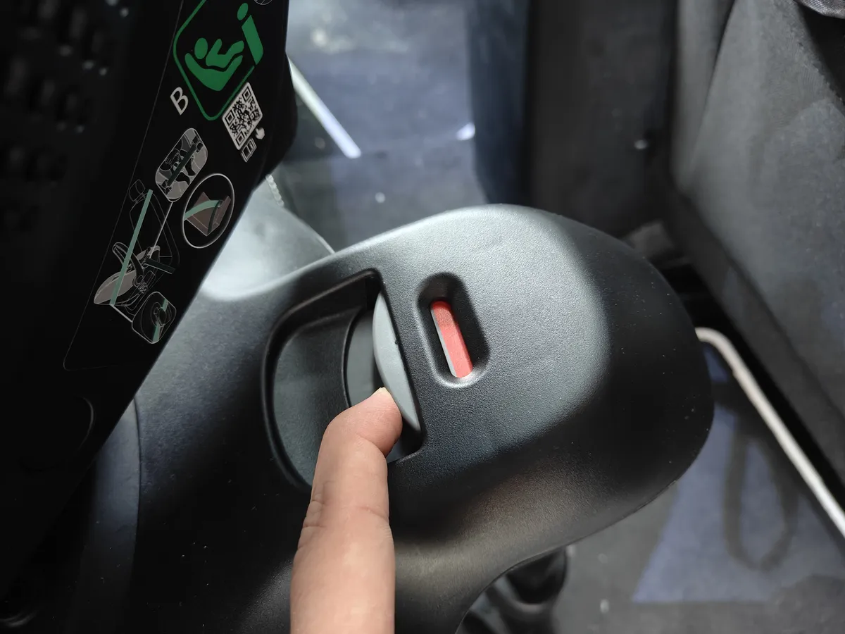 Recensione Recensione Chicco Full 360 i-Size: sicurezza e praticità in auto