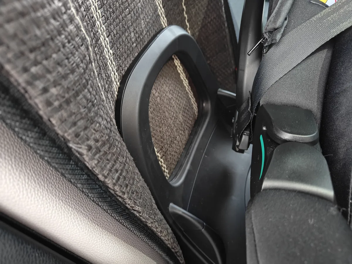 Recensione Recensione Chicco Full 360 i-Size: sicurezza e praticità in auto