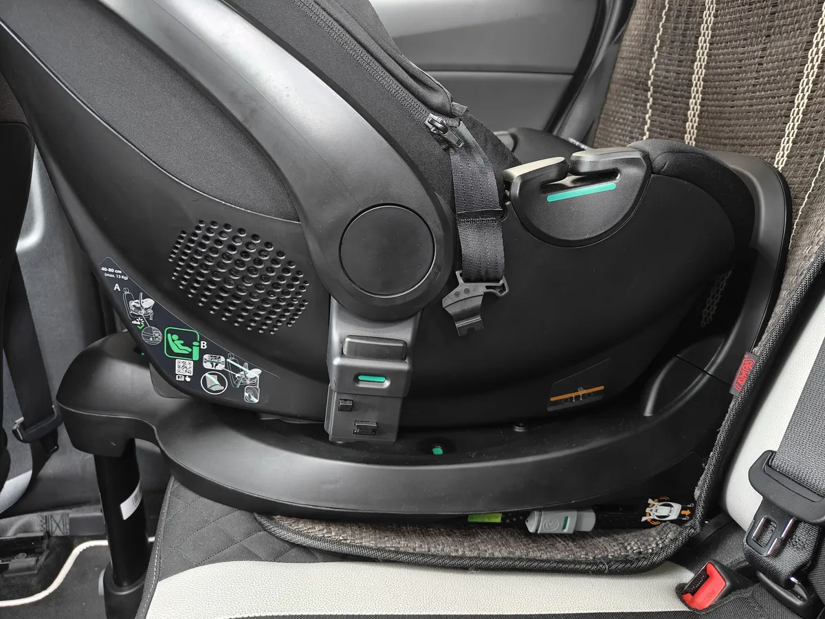 Recensione Recensione Chicco Full 360 i-Size: sicurezza e praticità in auto