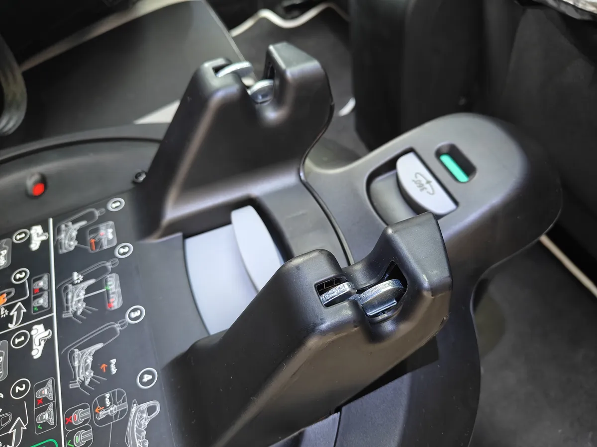 Recensione Recensione Chicco Full 360 i-Size: sicurezza e praticità in auto