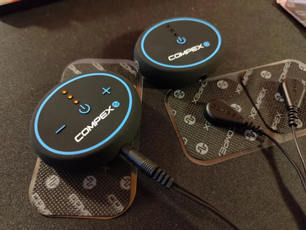 Recensione Recensione Compex Mini: l'elettrostimolatore smart wireless per sportivi