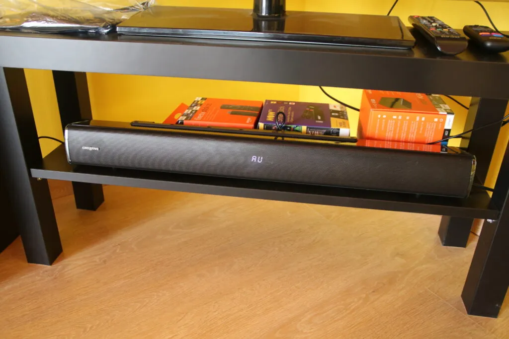 Recensione Recensione Creative Stage V2: Soundbar 2.1 Economica e Potente