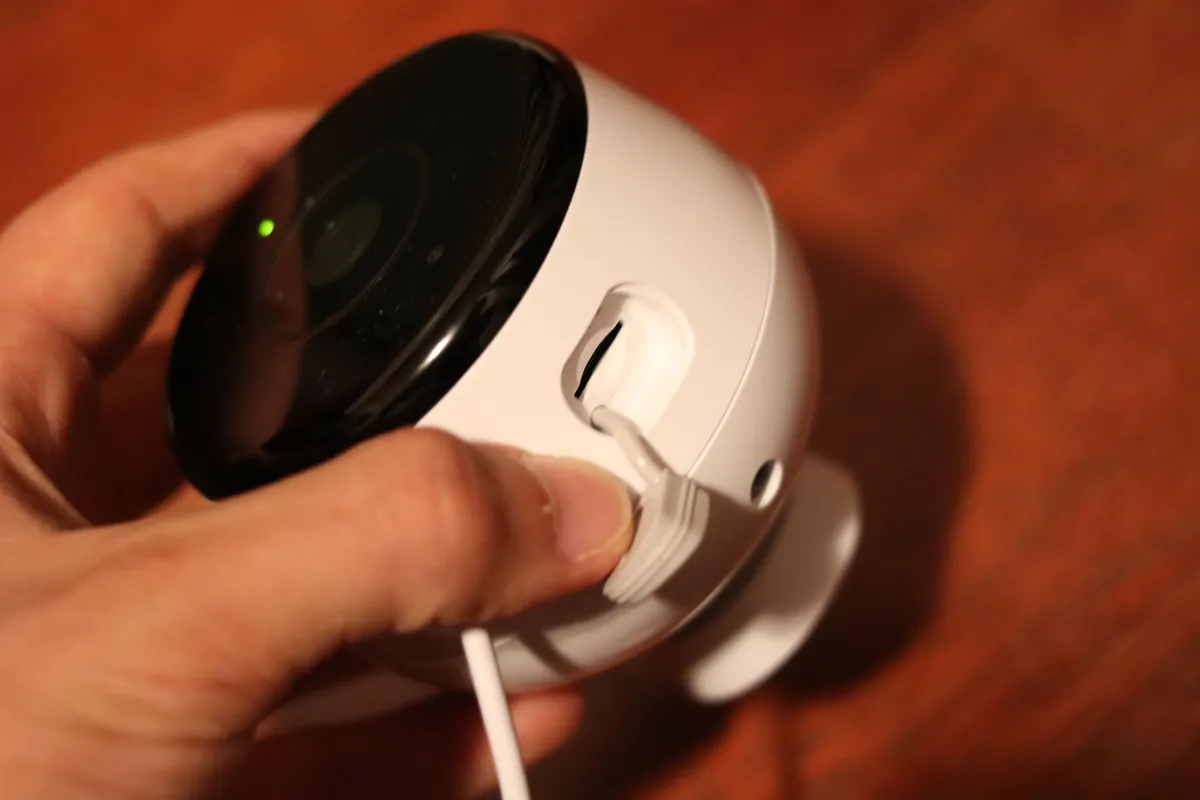 Recensione D-Link DCS-8600LH: Recensione di una Videocamera di Sicurezza Outdoor