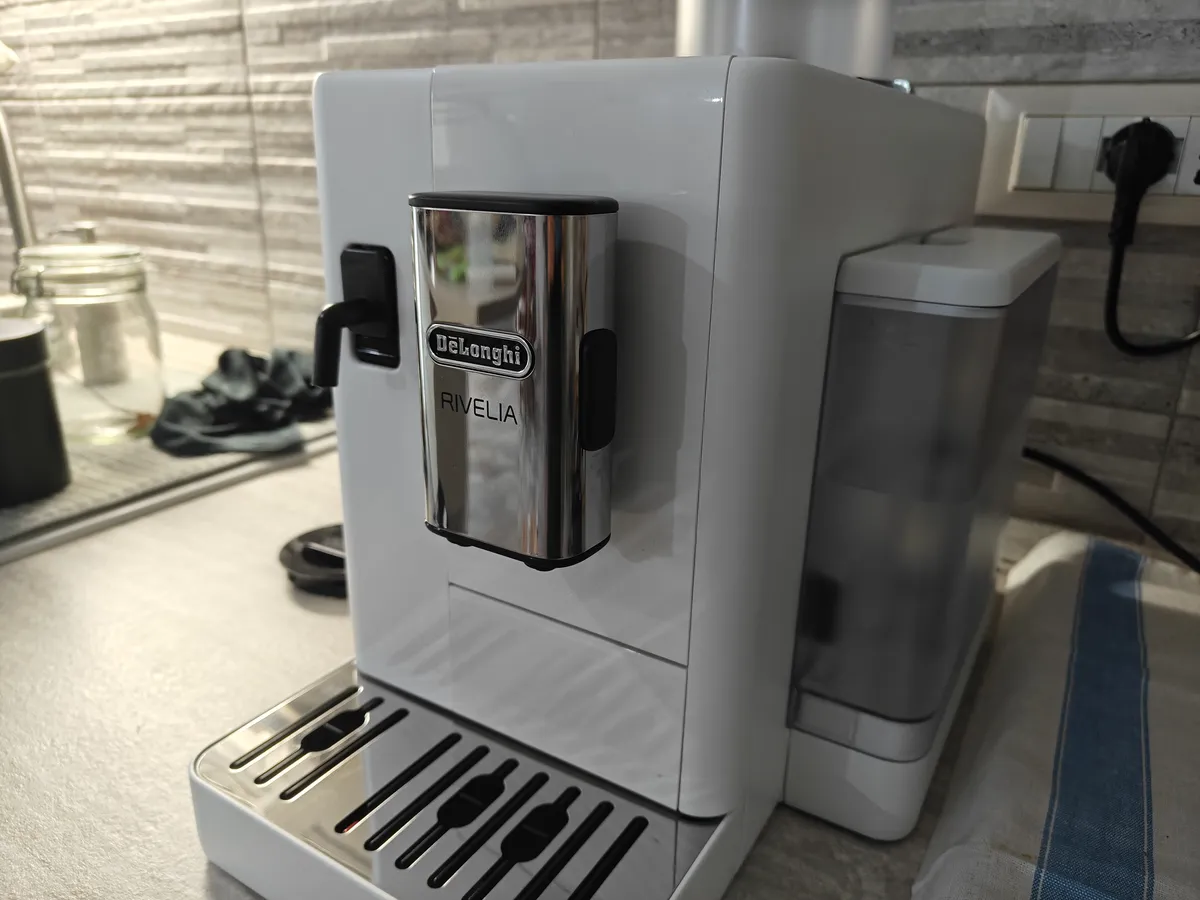 Recensione De'Longhi Rivelia: rivoluzionario Bean Switch in Arctic White