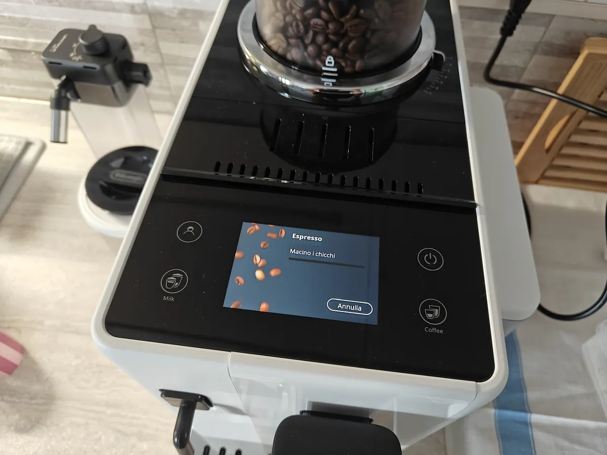 Recensione De'Longhi Rivelia: rivoluzionario Bean Switch in Arctic White
