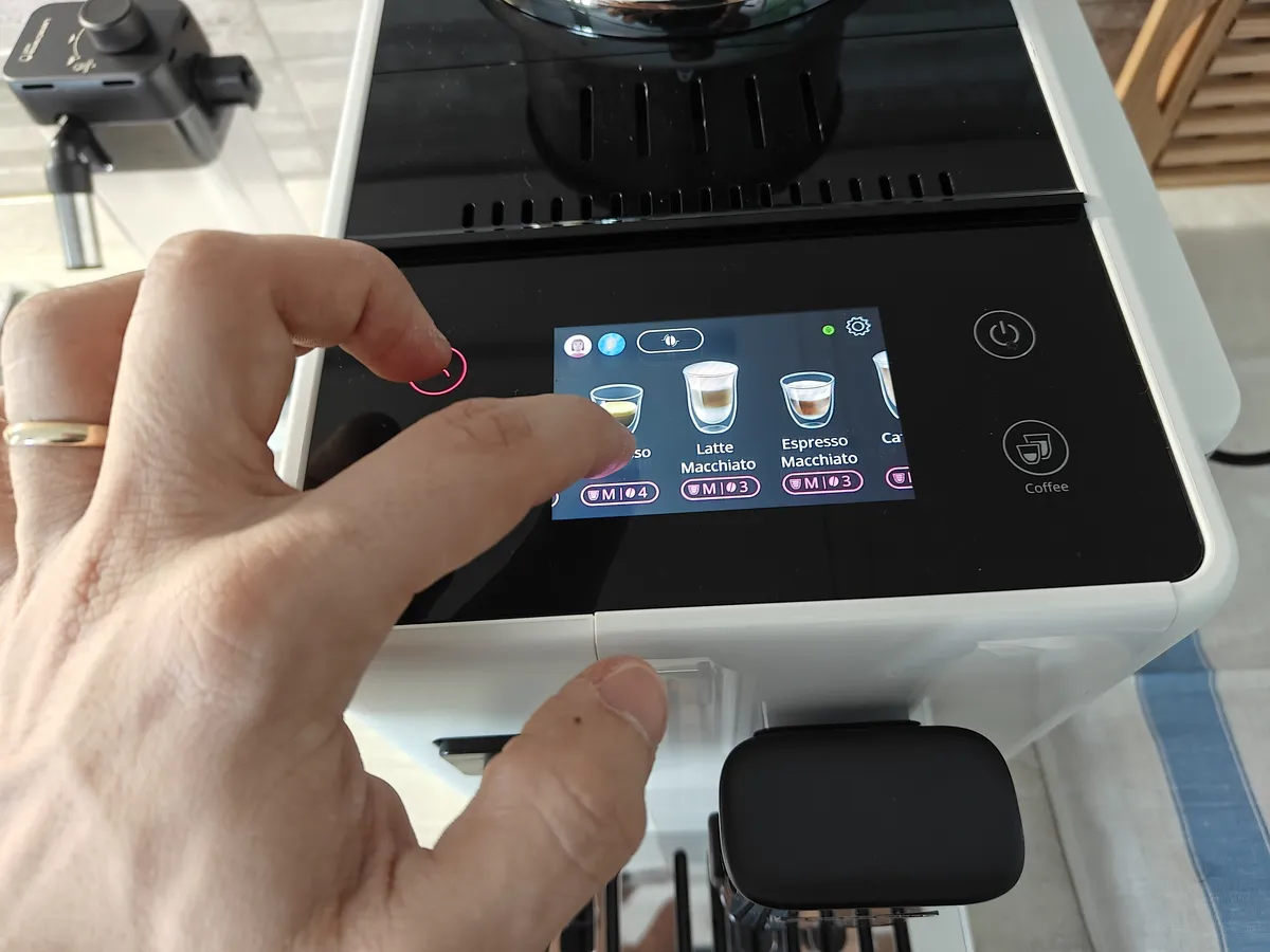 Recensione De'Longhi Rivelia: rivoluzionario Bean Switch in Arctic White