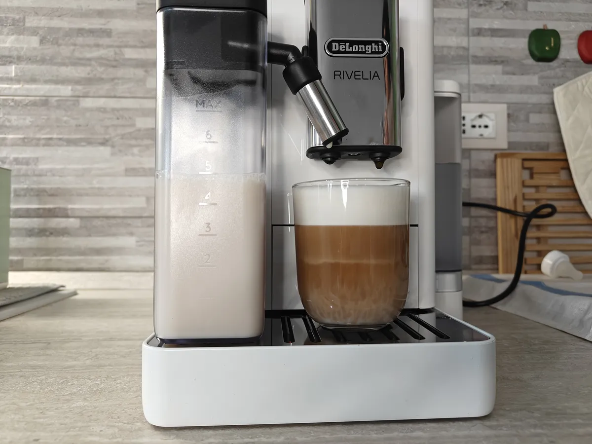 Recensione De'Longhi Rivelia: rivoluzionario Bean Switch in Arctic White