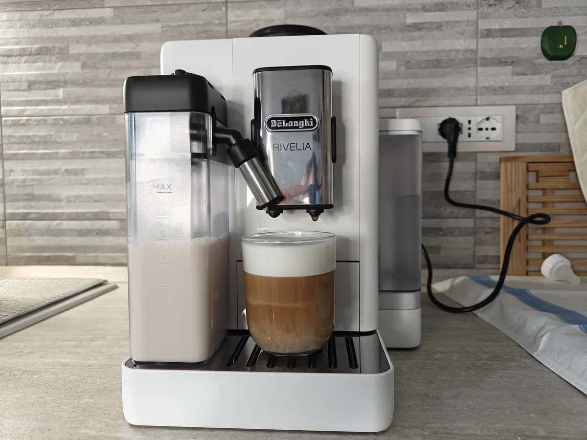 Recensione De'Longhi Rivelia: rivoluzionario Bean Switch in Arctic White