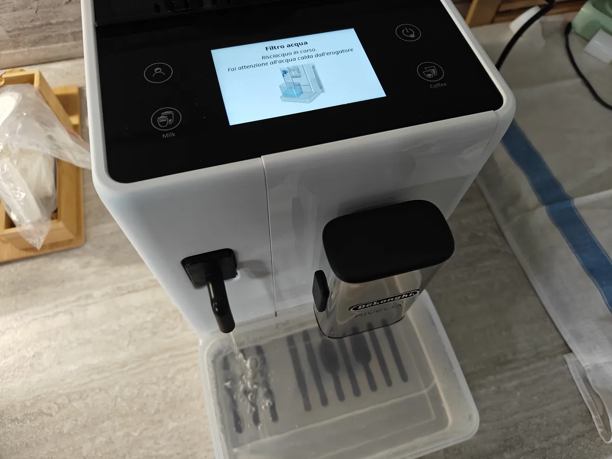 Recensione De'Longhi Rivelia: rivoluzionario Bean Switch in Arctic White