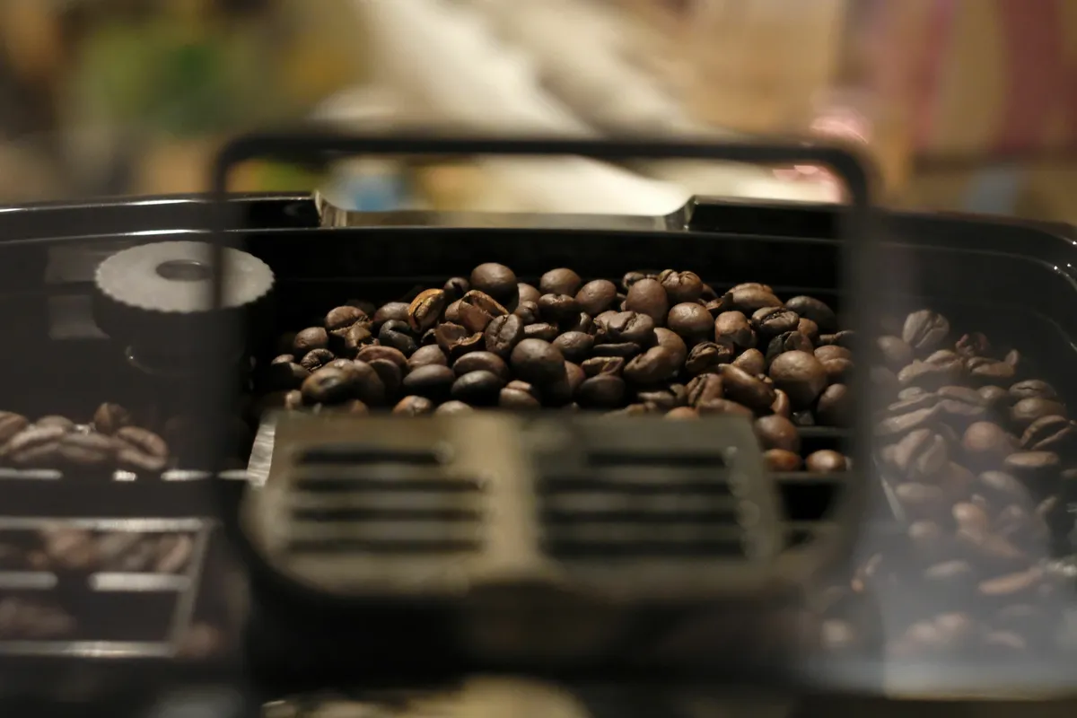Recensione De'Longhi Dinamica Aroma Bar: la macchina da caffè perfetta per ogni amante
