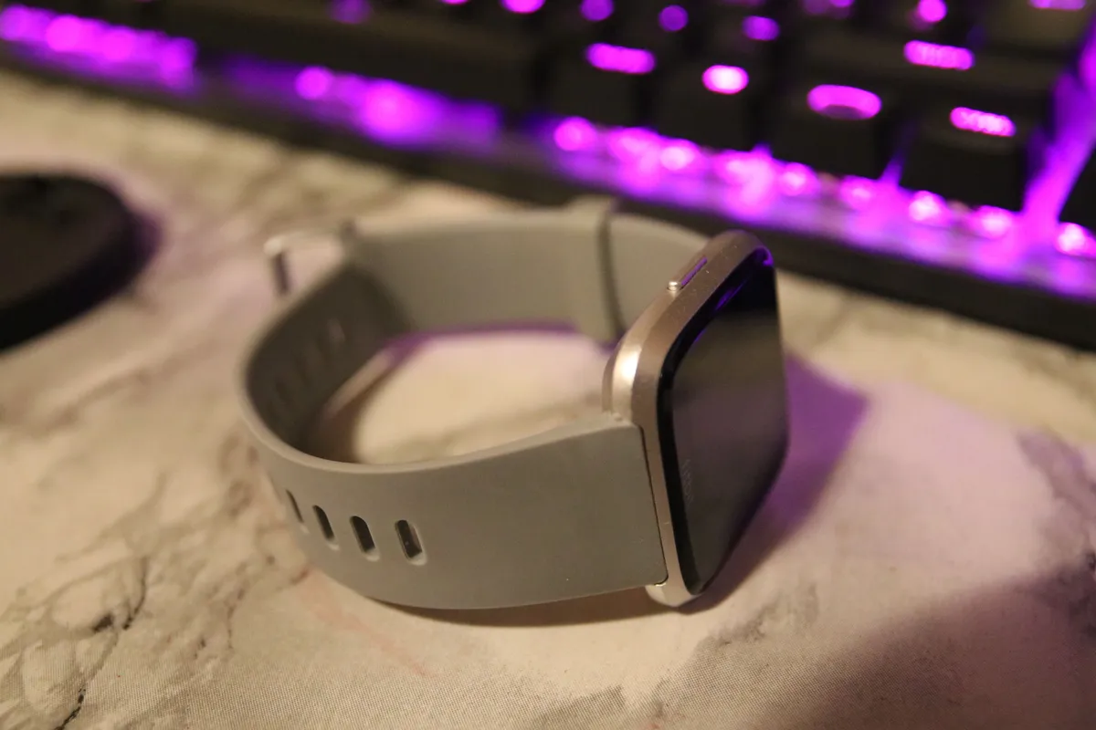 Fitbit Versa Lite: Analisi Completa dello Smartwatch Fitness Economico