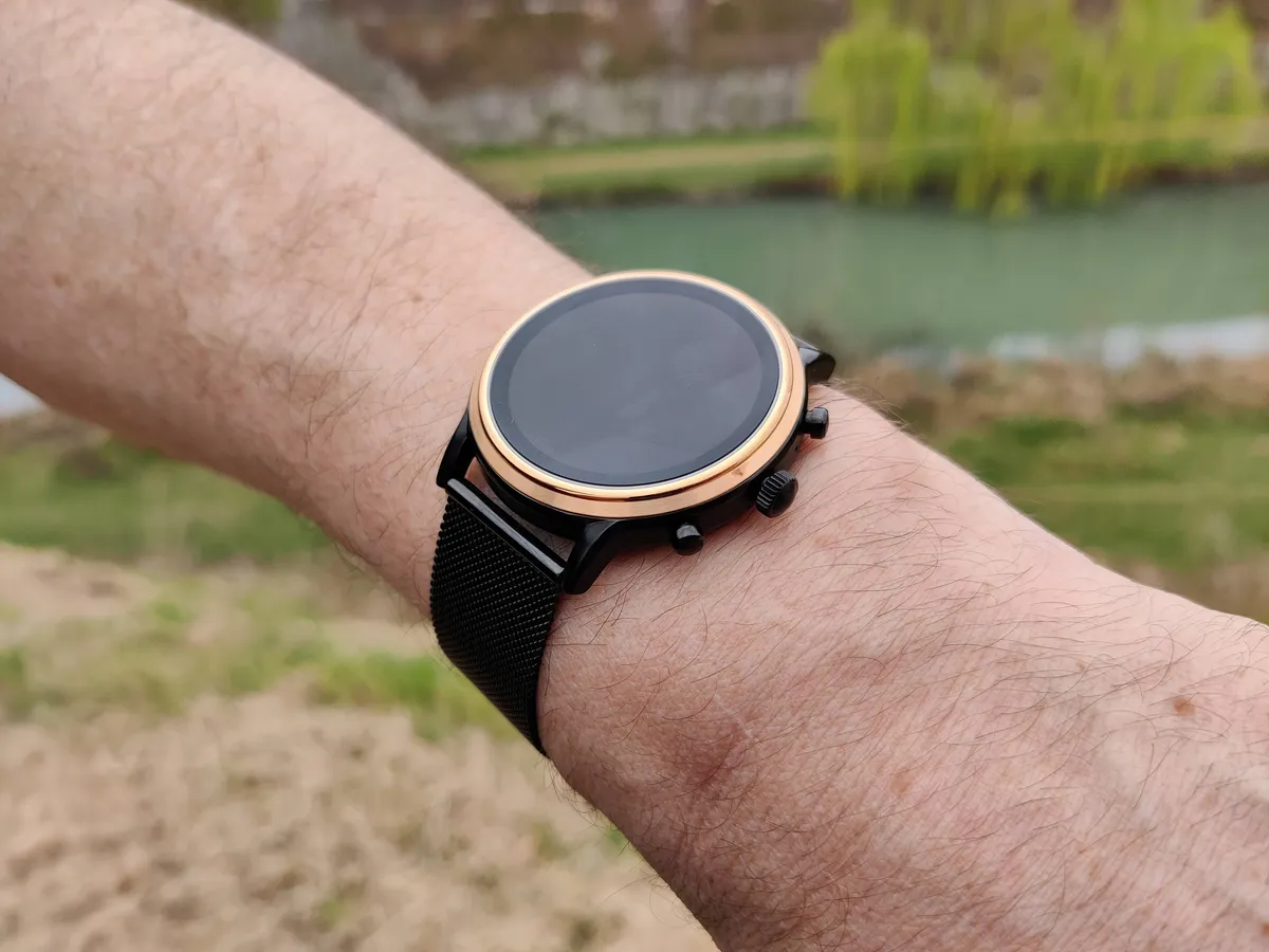 Recensione Recensione Fossil Julianna HR Gen 5: eleganza Wear OS al polso