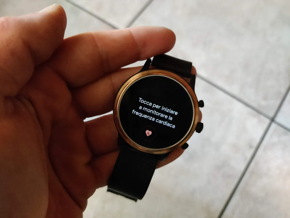 Recensione Recensione Fossil Julianna HR Gen 5: eleganza Wear OS al polso