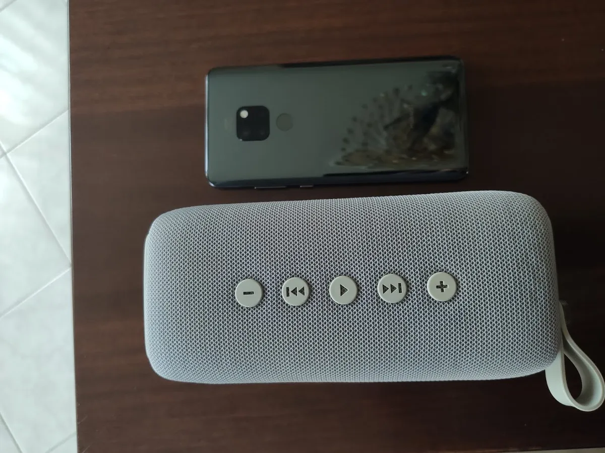 Recensione Recensione Fresh'n Rebel Rockbox Bold M: lo speaker Bluetooth che galleggia
