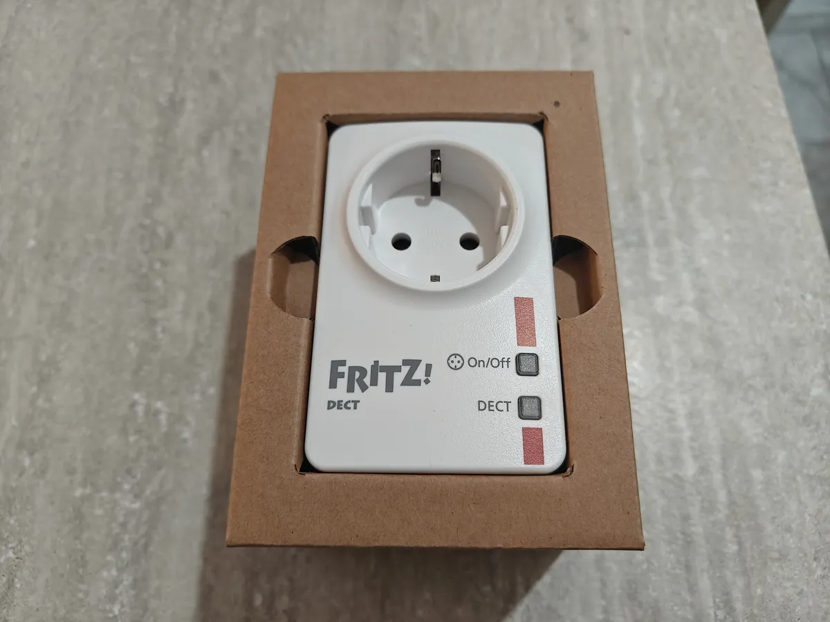 Recensione Recensione FRITZ!DECT 200: la presa smart AVM che misura i consumi