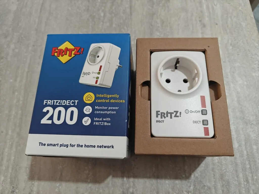 Recensione Recensione FRITZ!DECT 200: la presa smart AVM che misura i consumi