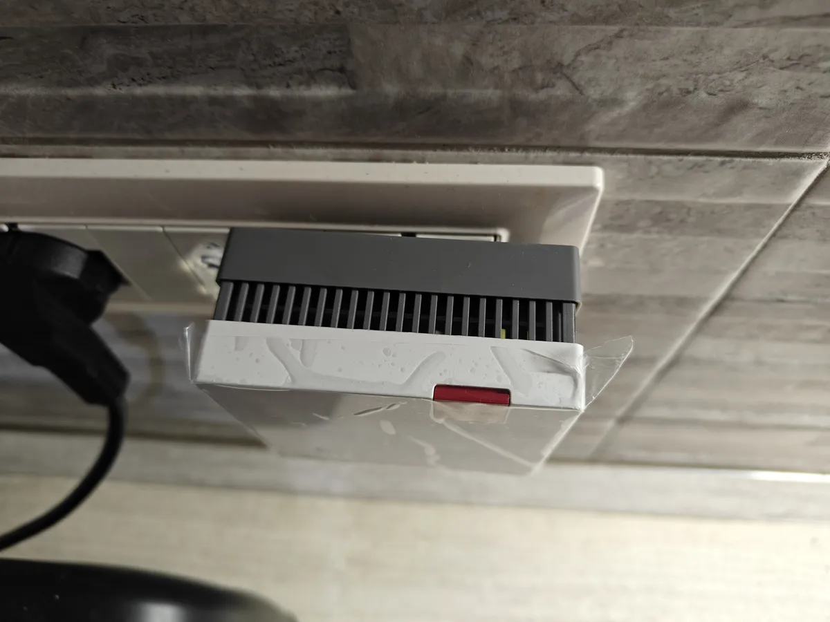 Recensione Recensione FRITZ!Repeater 1700: Wi-Fi 7 invisibile e potente